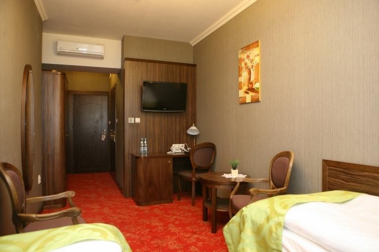 Hotel Złoty Młyn Majków Piotrków Trybunalski Habitación foto