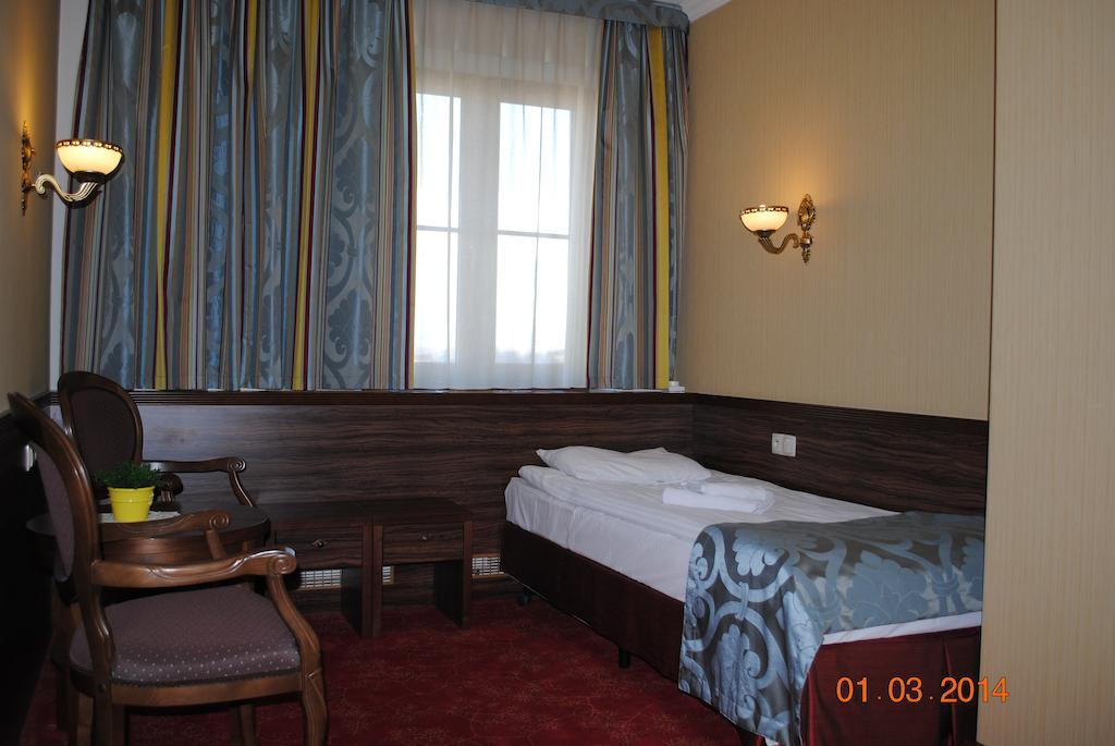 Hotel Złoty Młyn Majków Piotrków Trybunalski Exterior foto